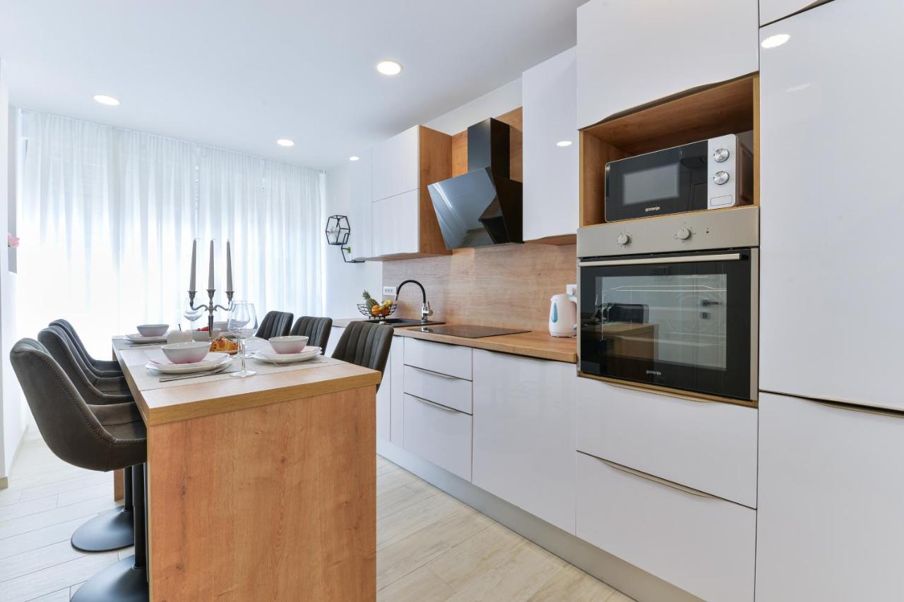 Zara Lumina Apartment Екстер'єр фото