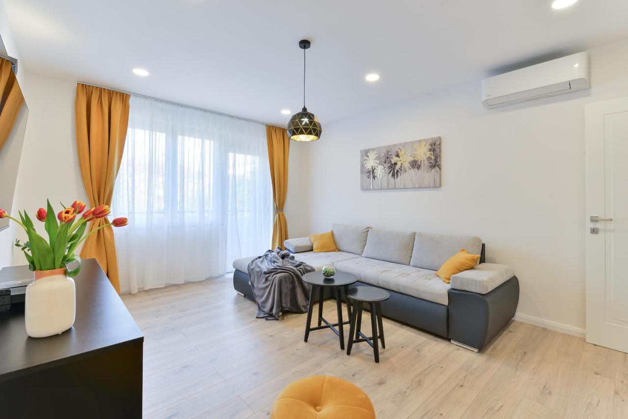 Zara Lumina Apartment Екстер'єр фото